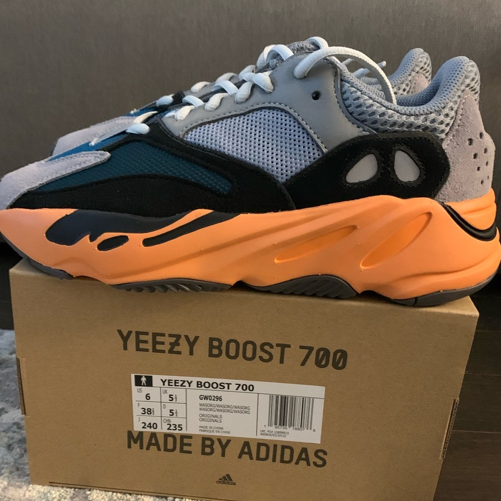 ❌SOLD❌Yeezy Boost 700 Wash Orange - SZ 6M/7-7.5W